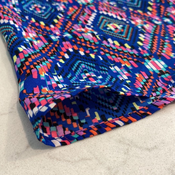 Geometric Pattern Flowy Shorts - Picture 5 of 8